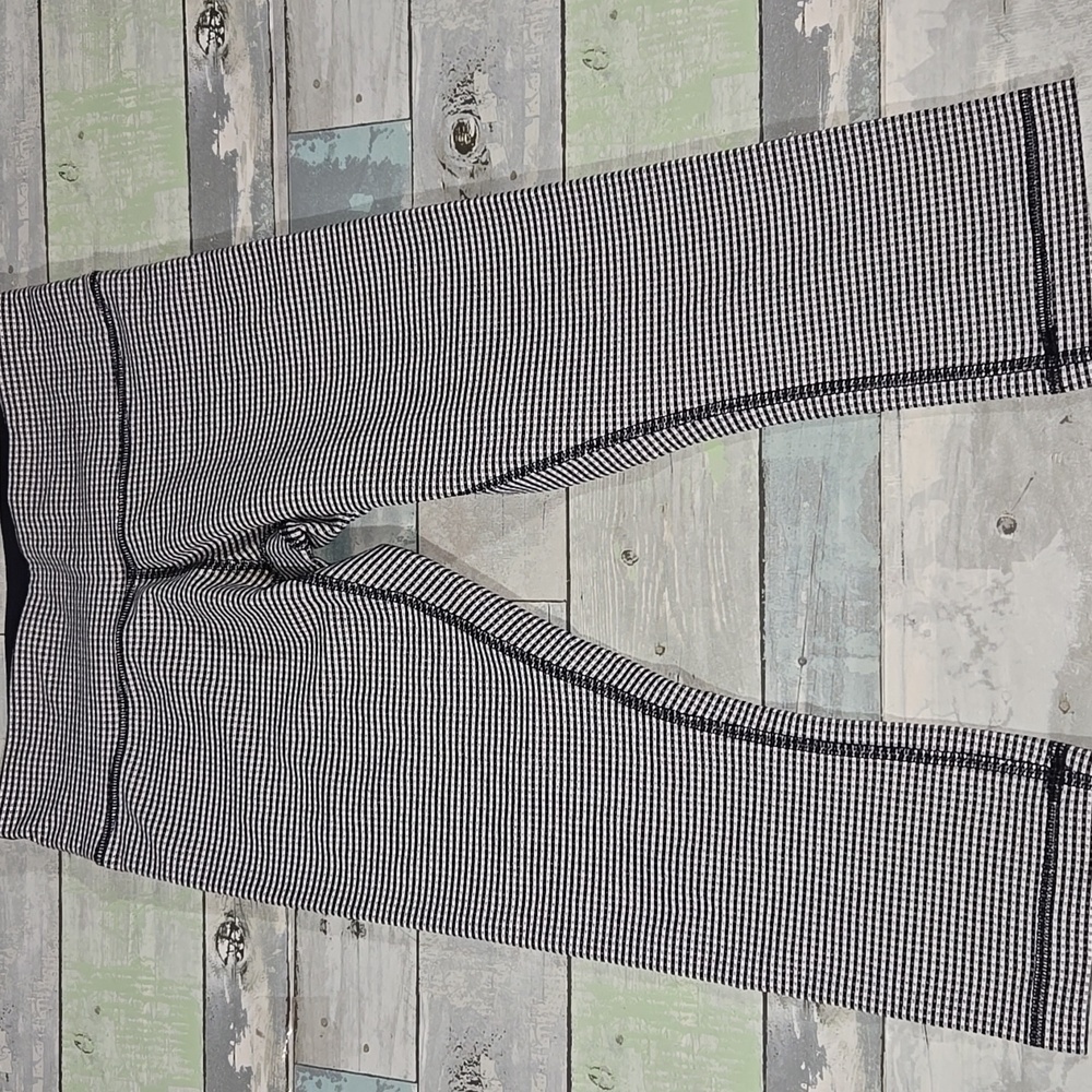 Lululemon Wunder Under Cropped Legging Workout Pants Sz 6